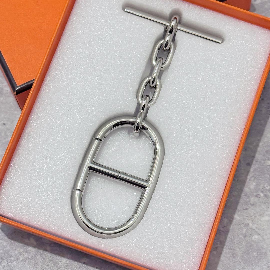 新品】HERMES シェーヌダンクル キーホルダー シルバー色 - メルカリ