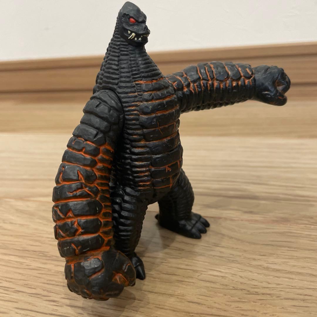 ウルトラマン＆怪獣 ソフビ15体まとめセット - メルカリ