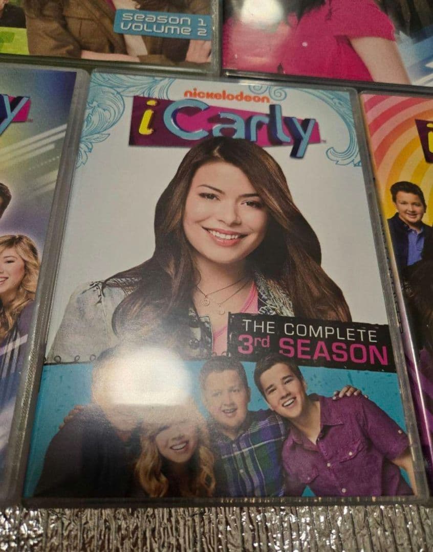 激レア】iCarly シーズン1〜4DVDコンプリートセット - メルカリ