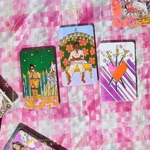 正規品タロットカード】LGBTQ+の多様性を表現するポップで派手な海外
