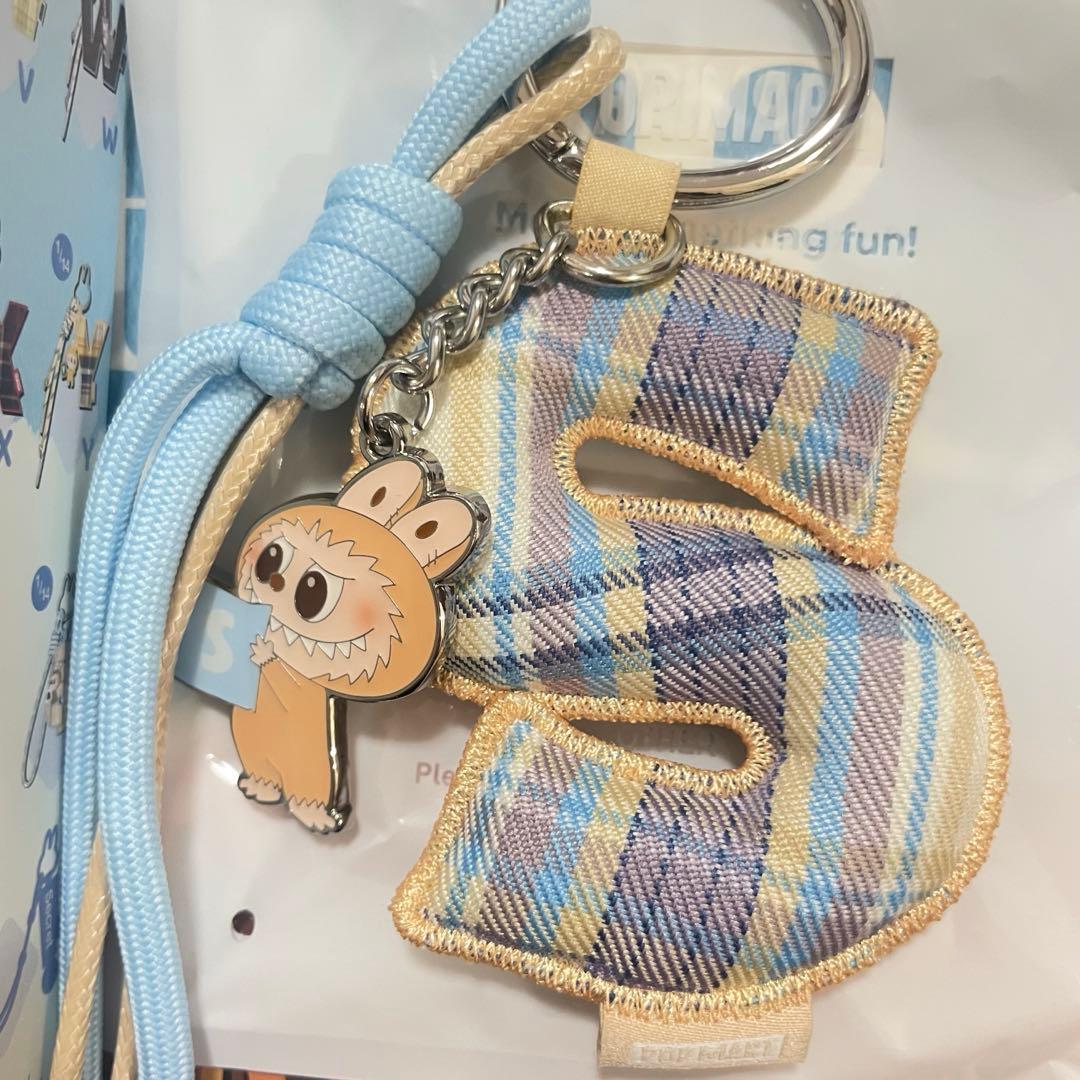 ラブブ PIN FOR LOVE イニシャル アルファベット キーリング S - メルカリ