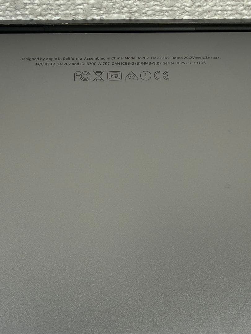 MacBook本体 MacBook Pro 15 2017 Touch Bar i7/16/250