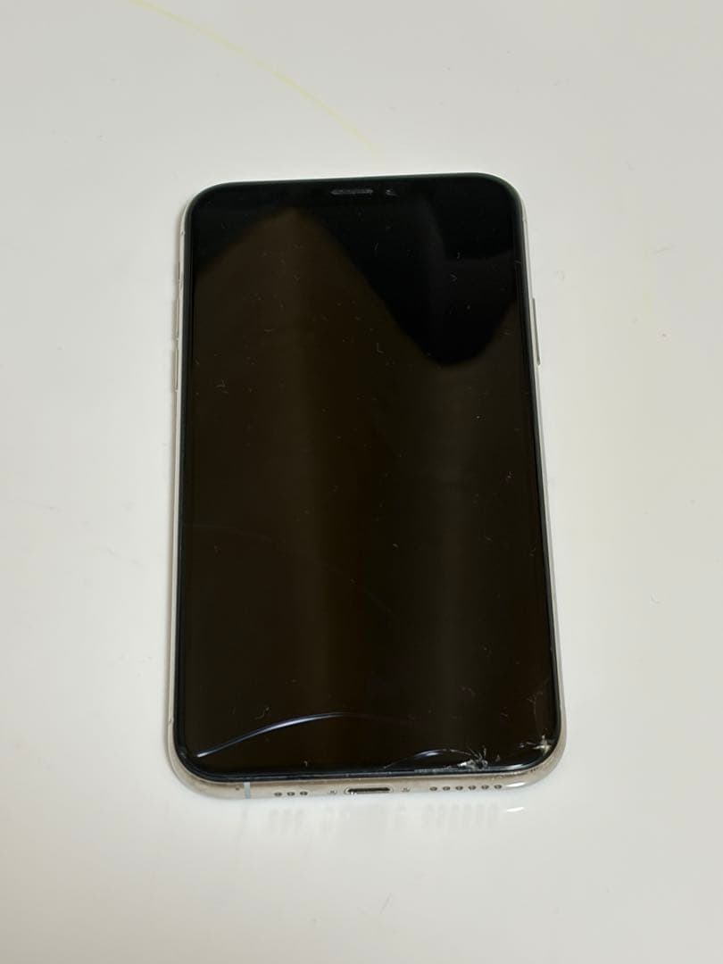 津*田様 Apple iPhone XS シルバー 画面傷あり
