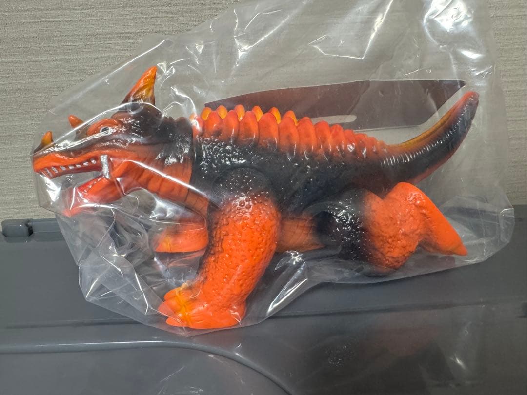 MARUSAN マルサン ソフビ パゴス 350 バーニングオレンジ 銀目 マルサン パゴス350 (バーニングオレンジVer. 金目) | ソフビアイランド