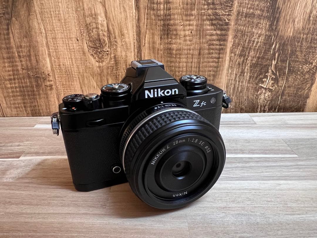 Nikon Zfc black Z28mm F2.8 SEレンズキットおまけ付き 新品)Nikon (ニコン) Zf Z 40mm F2（Special Edition）レンズキット