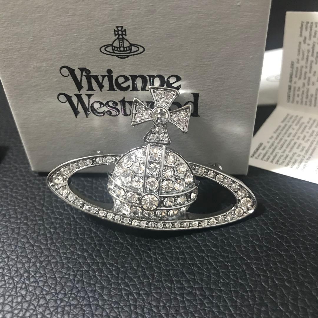 Vivienne Westwood クリスタルブローチ - メルカリ