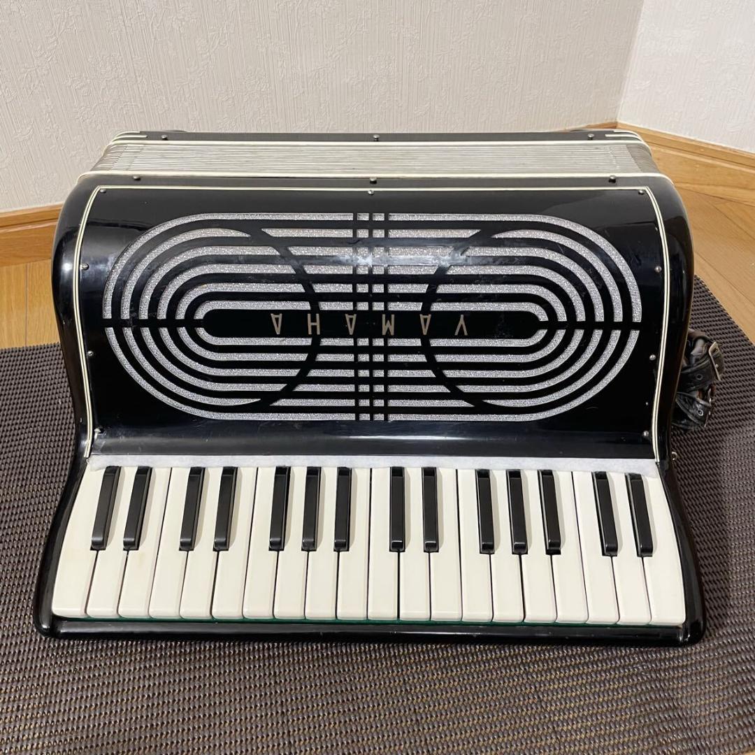YAMAHA アコーディオン ヤマハ 32鍵盤 レトロ 希少 YAMAHA アコーディオン 32鍵盤 A-32B｜トレファクONLINE