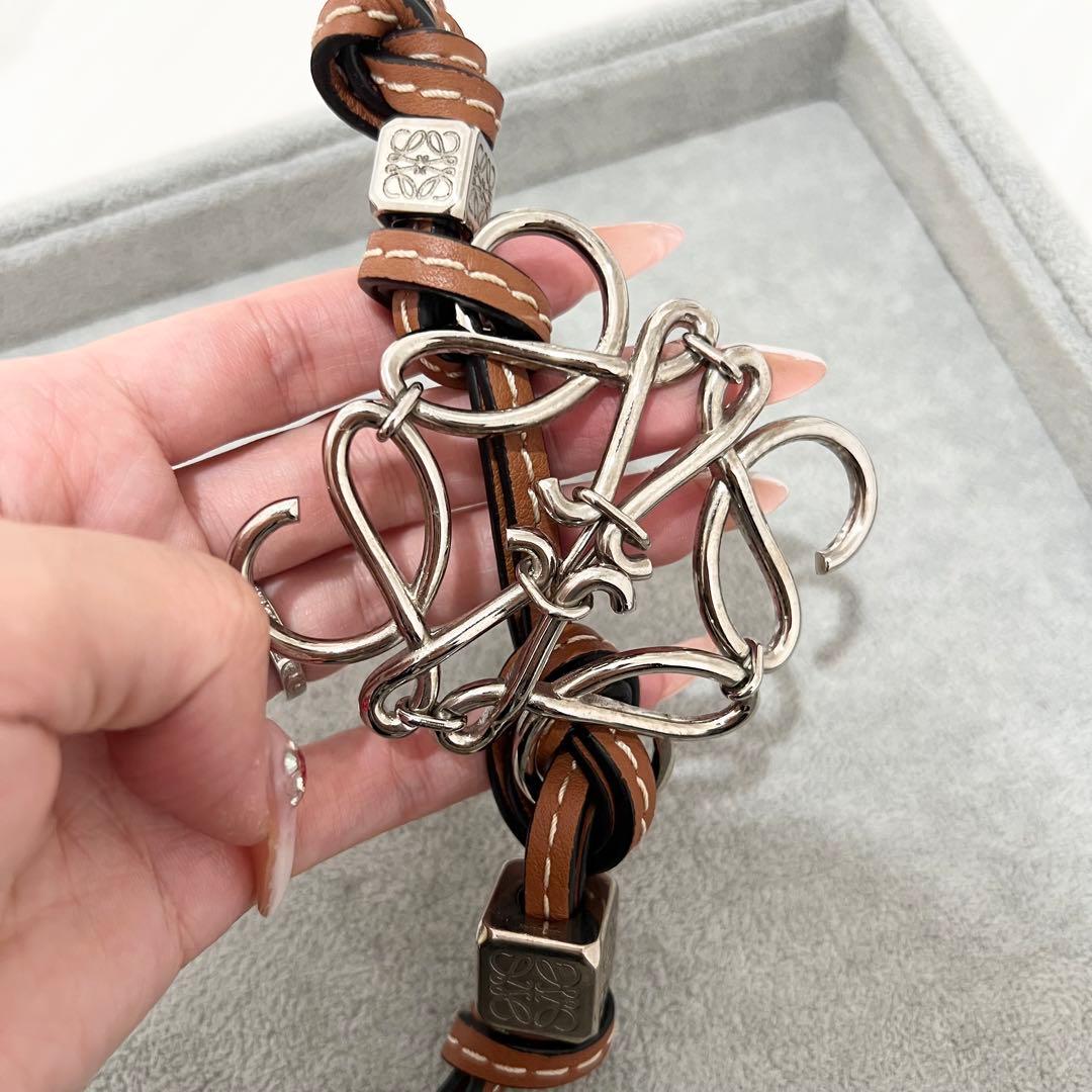 ロエベ アナグラム ダイス パーソナライズ レザー チャーム ストラップ