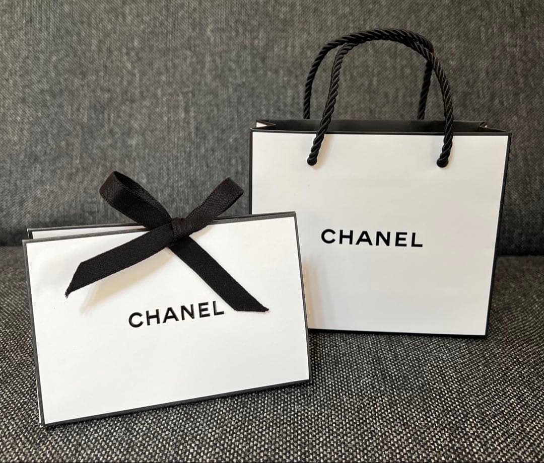 入手困難】☆完売品☆シャネルルージュ ココ ブルーム112