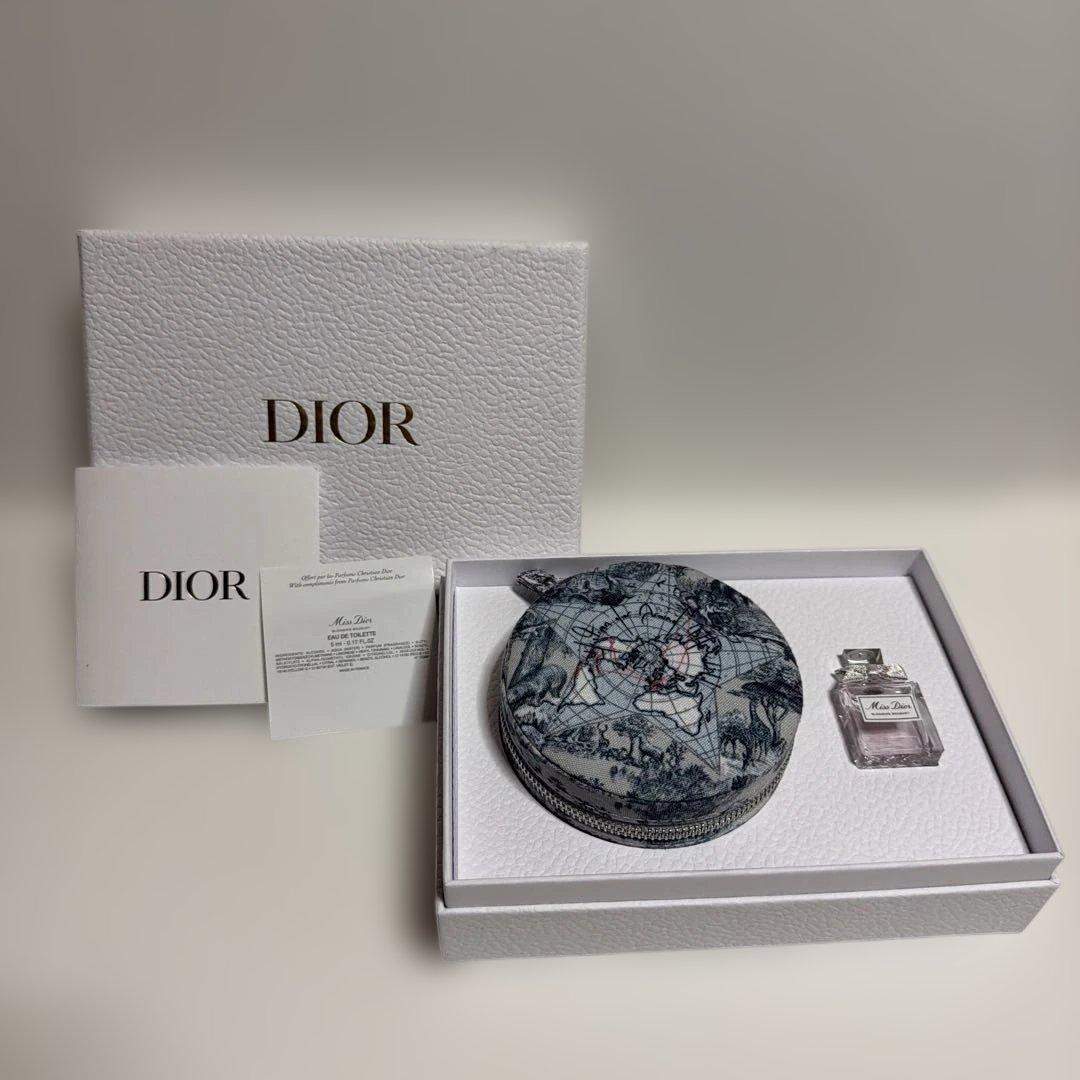 Christian DIOR】 プラチナ会員ギフト 新品 未使用 箱付 - メルカリ