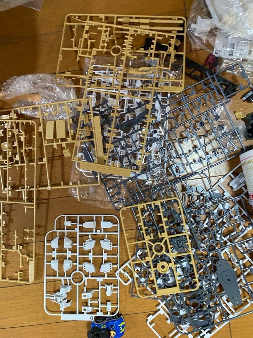 ガンプラ 大量 まとめ売り フィギュア hg ベアブリック その他 - メルカリ