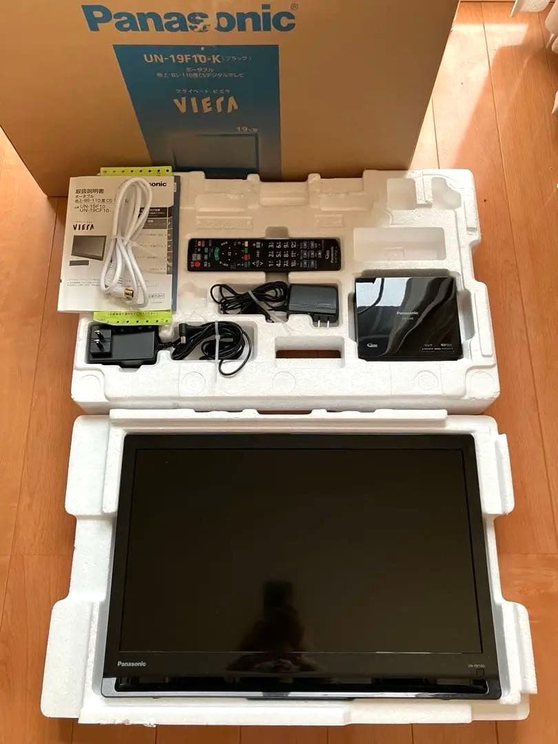 パナソニック　VIERA ポータブルテレビ　19インチ　2023年製　美品 UN-19CFB8 ポータブルテレビ プライベート・ビエラ VIERA ブラック