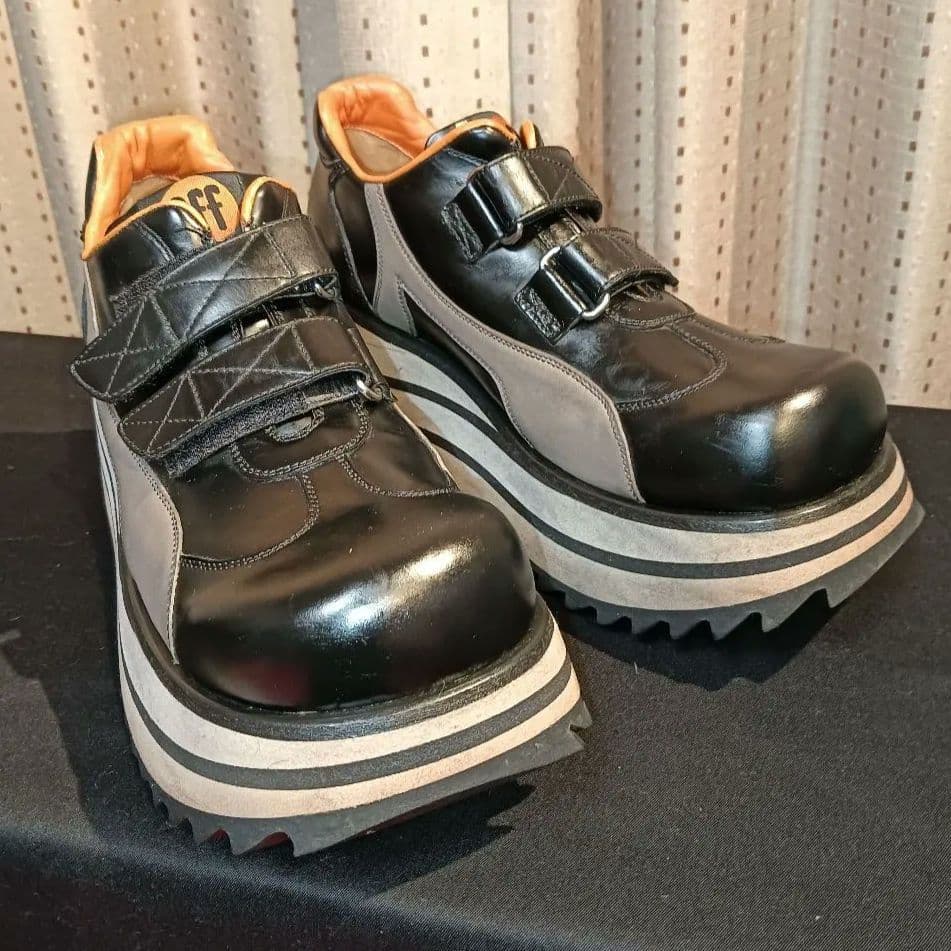 ヤスダ　アケミ様☆aff厚底レザー スニーカー ☆SWEAR 　　FOTUS