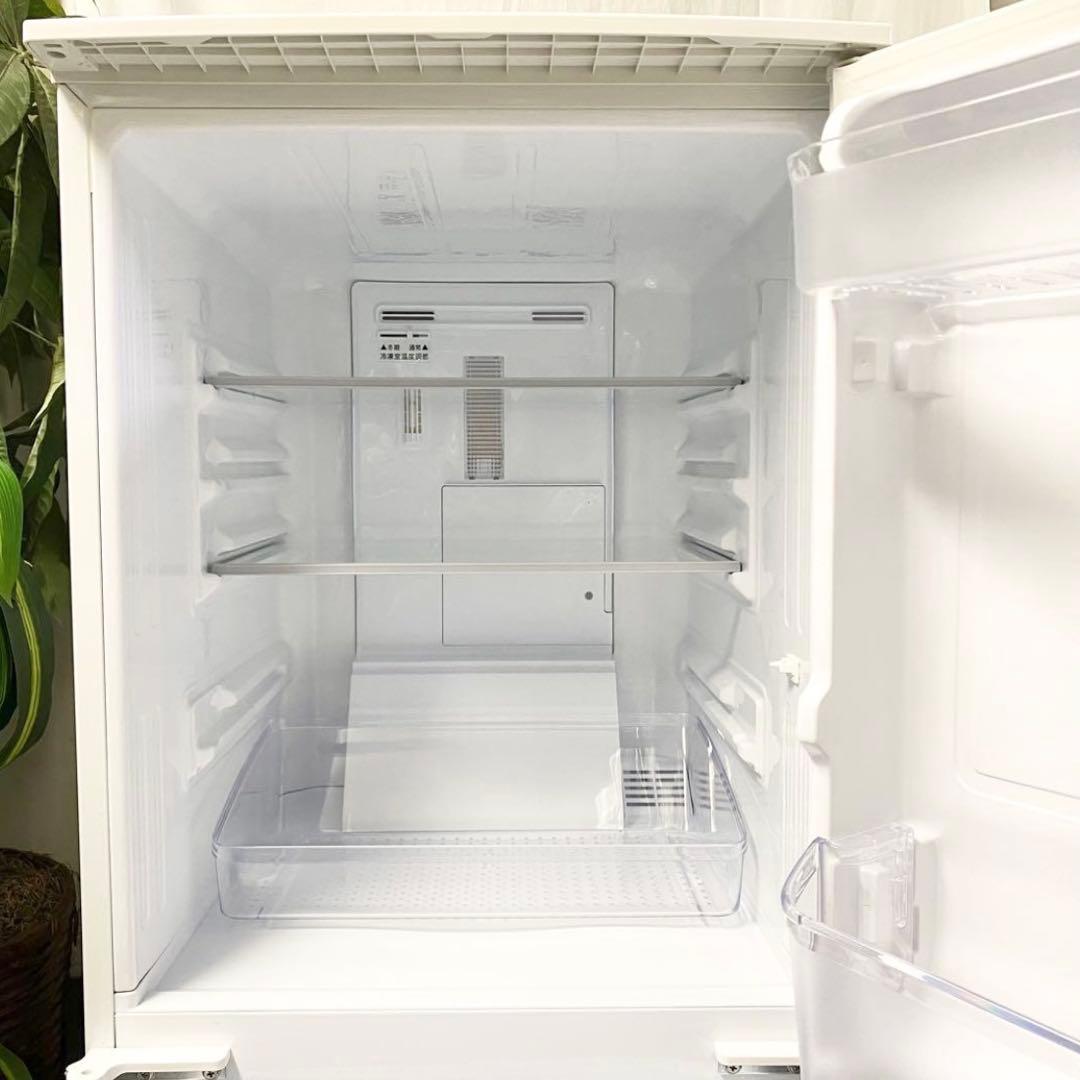 どっちも付け替えドアだから設置場所に悩まない！一人暮らしに！冷凍