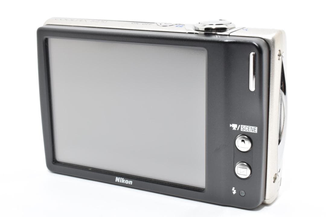《 美品 》 ニコン　Nikon COOLPIX S230 シルバー