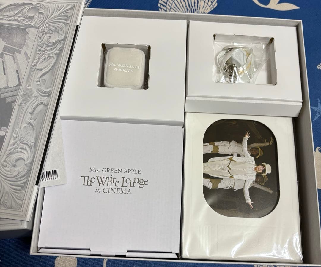 Mrs. GREEN APPLE ホワイトラウンジ 初回限定BOXグッズセット - メルカリ