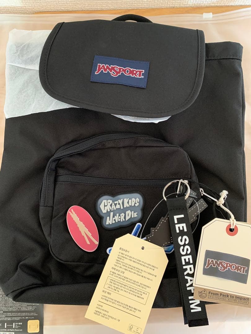 LESSERAFIM コラボ リュックJansport ジャンスポーツ - メルカリ
