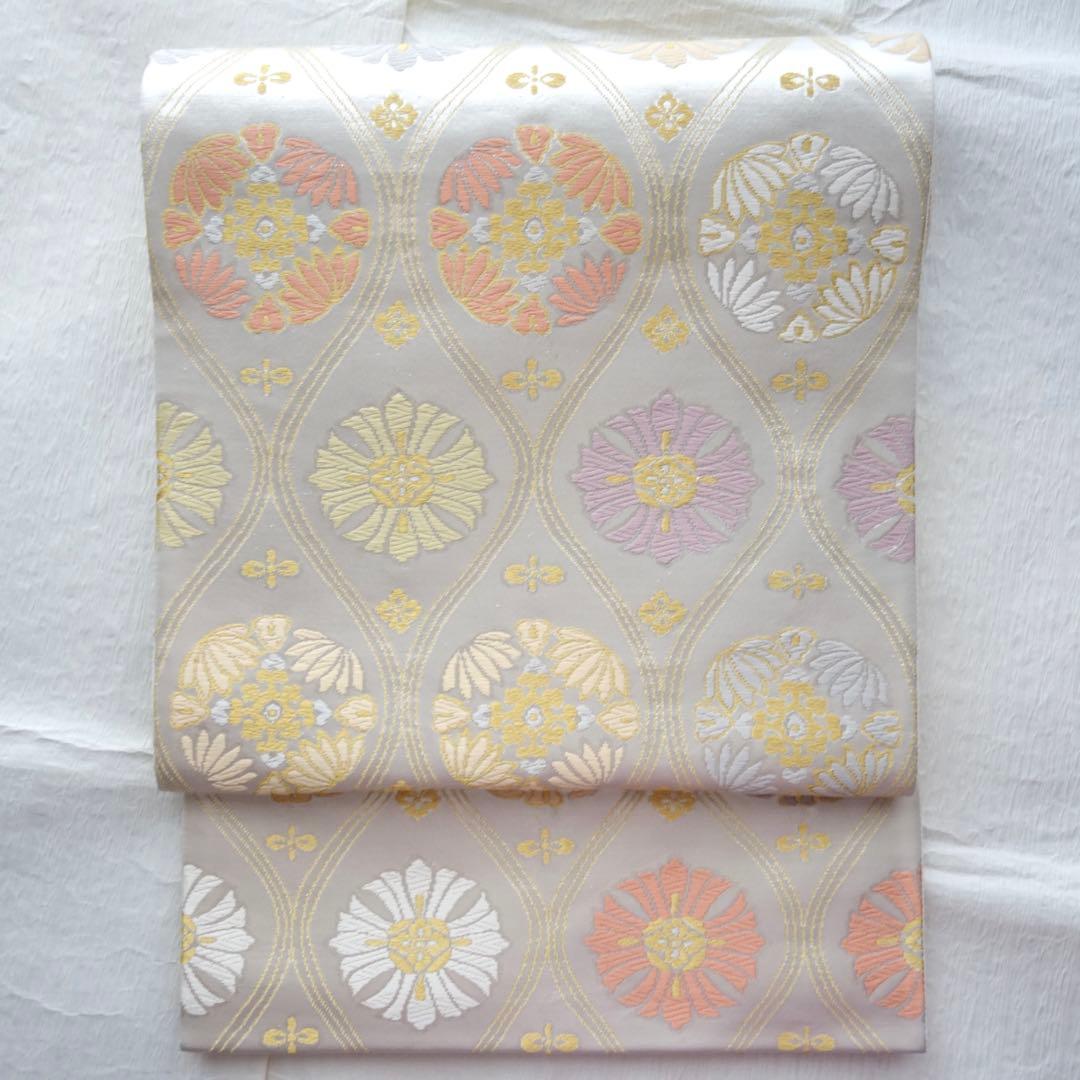 正絹 六通袋帯 立涌宝華紋 銀地 入学式、卒業式に - メルカリ