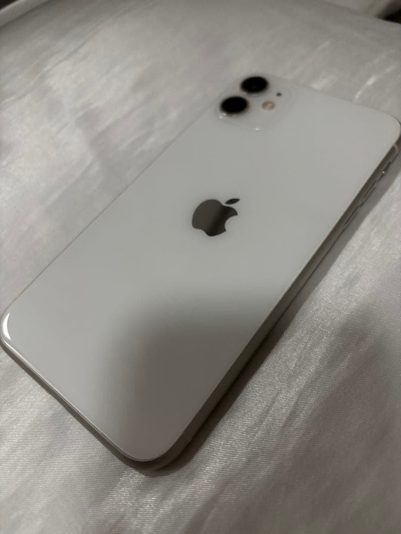 Apple iPhone 11 ホワイト 本体 - メルカリ