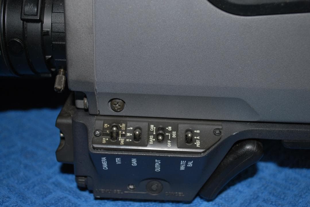 ソニー放送用カメラBVP550＋キャノンレンズ中古ジャンク品の出品です