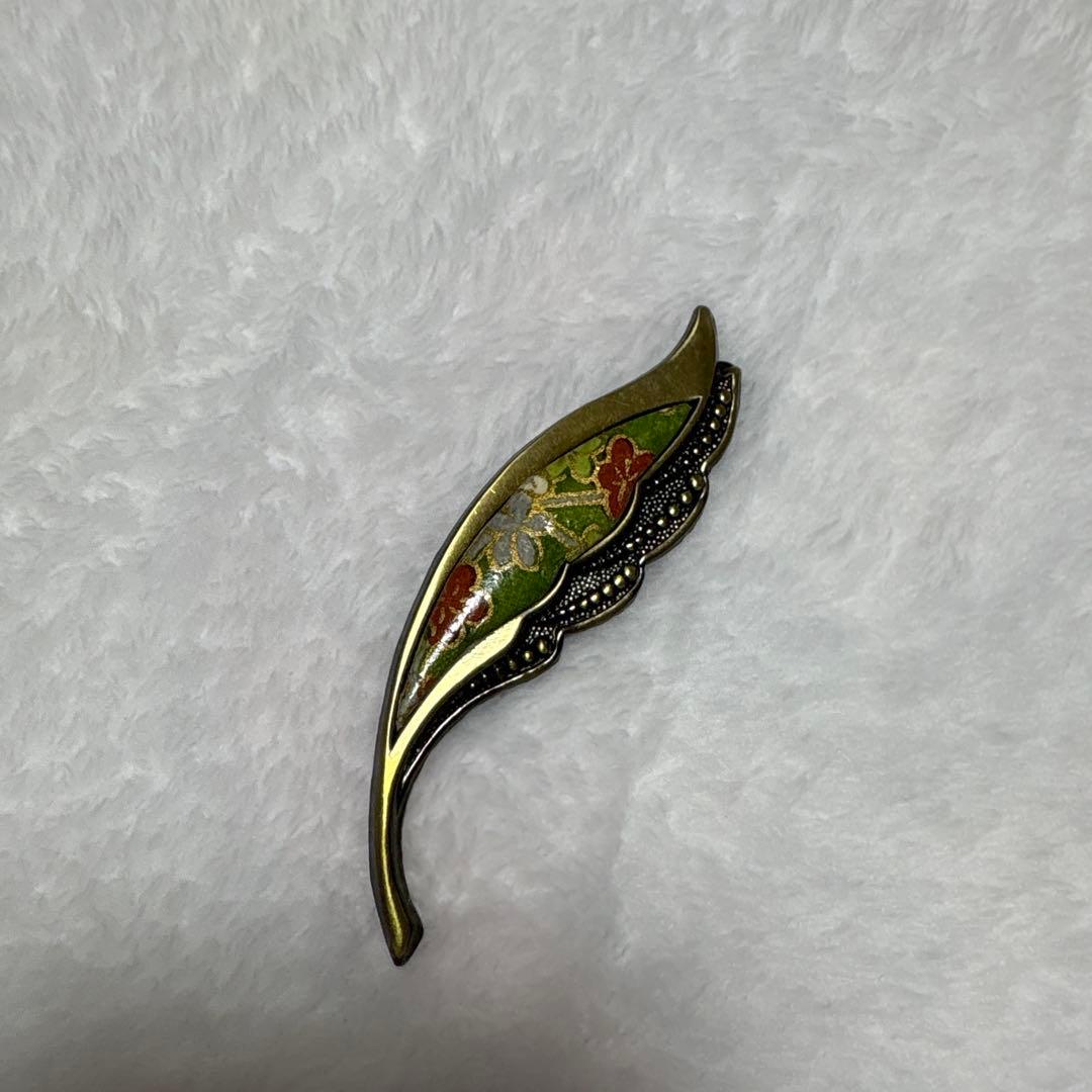 花模様の葉型ブローチ 約8cm - メルカリ