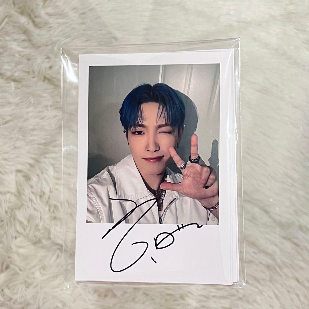 ATEEZ アチズKCON 2023 JAPAN サイン入りフォトカード 全員分 - メルカリ