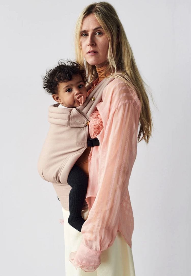 新品未開封：artipoppe 抱っこ紐 ザイガイスト ミューズ (さく蚕糸)の