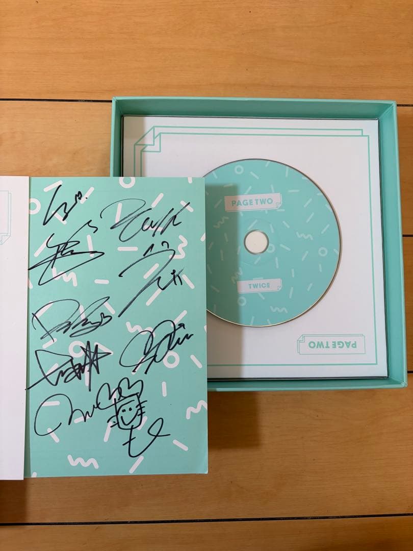 TWICE PAGETWO 直筆サイン入り - メルカリ