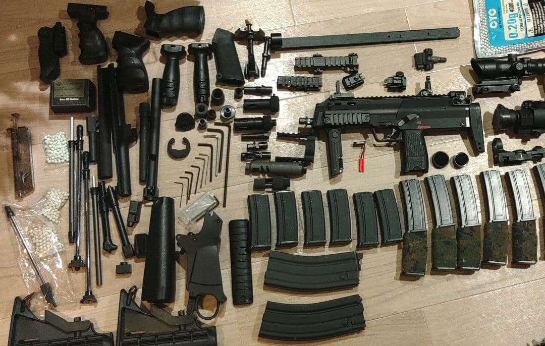 マルイ 電動 MP7A1 ジャンク 純正マガジン×6 多弾 ×6外装・光学等盛合 Yahoo!オークション -「マルイ mp7 ジャンク」の落札相場・落札価格