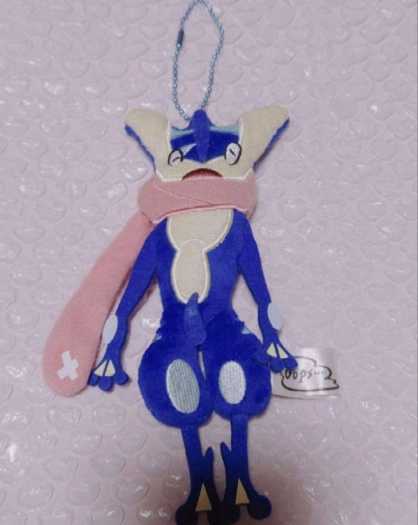 ポケモン ポケセン Oops! ゲッコウガ ぬいぐるみ マスコット キーホルダー ポケモン」の“Oops!”な表情をデザインしたグッズが9月20日に発売