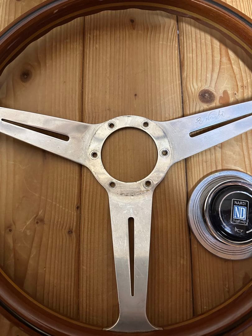 f*読様 【NARDI Classic】36.5Φ ウッドステアリング　ナルディ