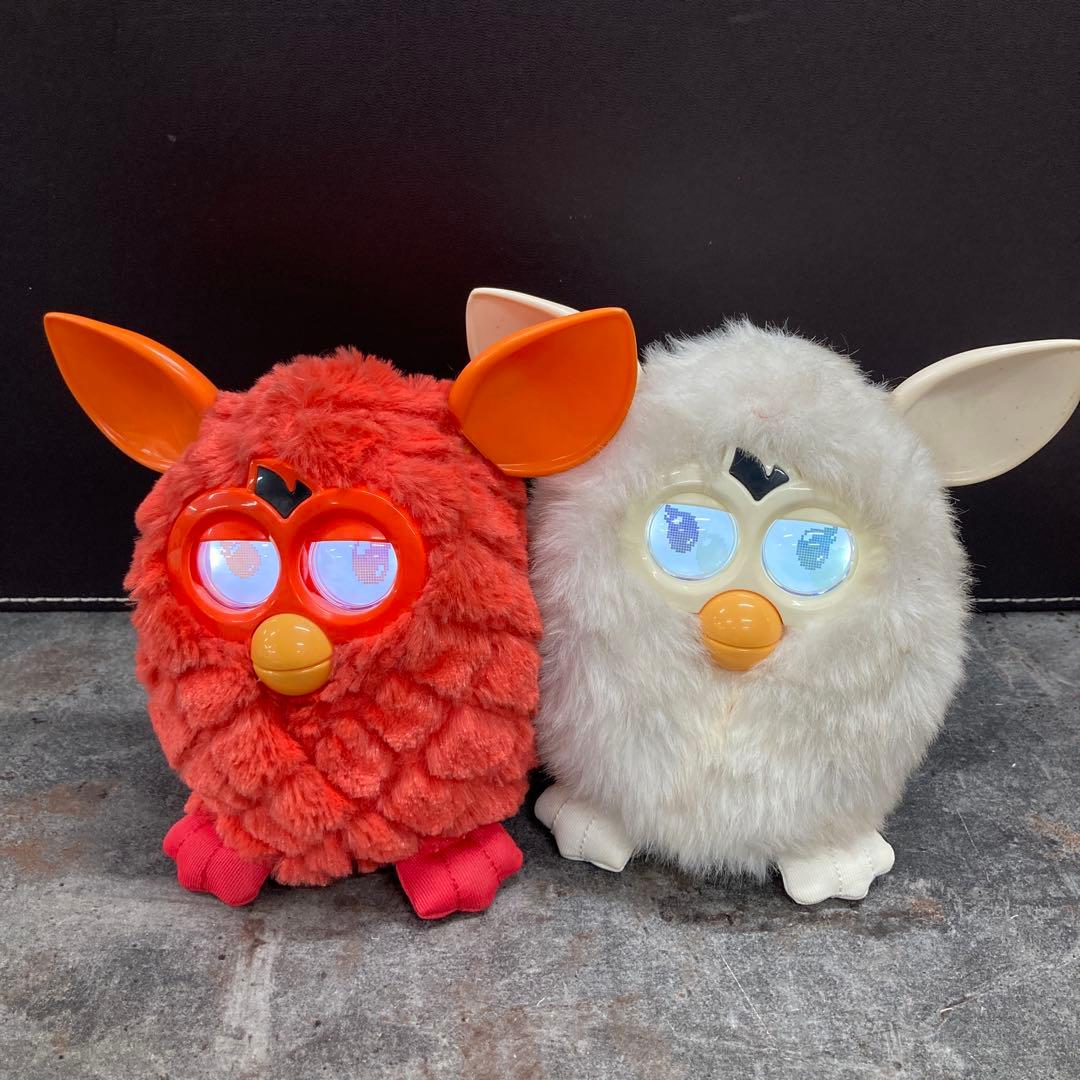 ファービー　マシュマロホワイト　アップルレッド Amazon.co.jp: ファービー マシュマロホワイト : おもちゃ