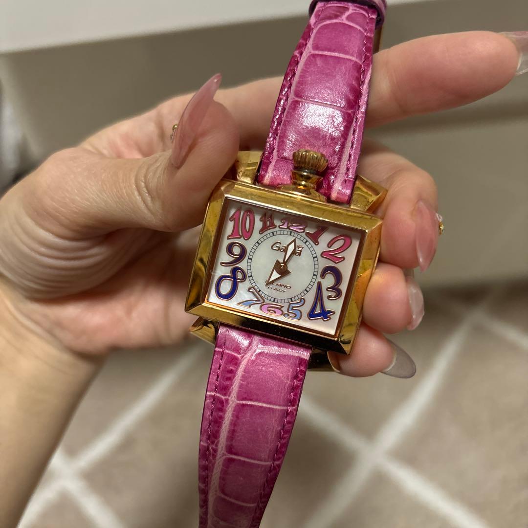 ガガミラノナポレオーネ 腕時計 ゴールドフレーム　ピンク ガガミラノナポレオーネ 腕時計 ゴールドフレーム ピンク - メルカリ