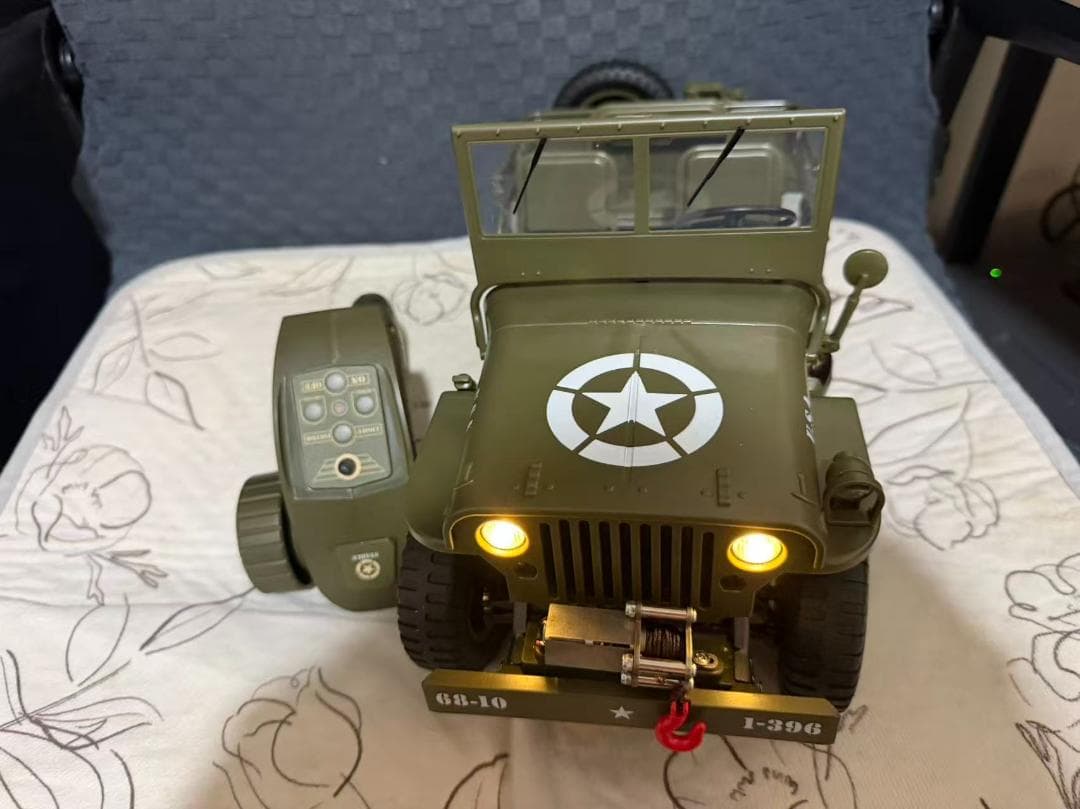 軍用 ラジコンカー 子供向け 人気 35CM 大型 オフロード ジープ 4WD Amazon.co.jp: Ritaosan 軍用 ラジコンカー 子供向け 人気 1/10 大型