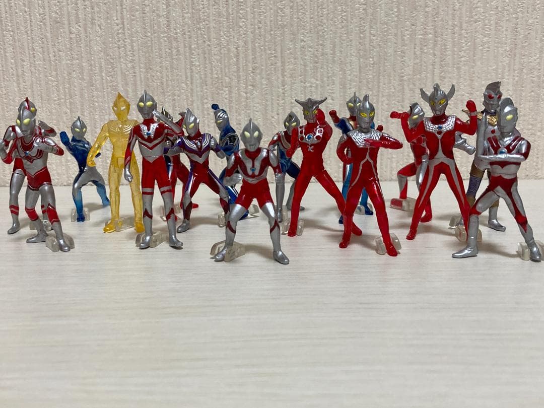 クリアバージョン 開封品 キャラエッグ ウルトラマン 17種【宅急便
