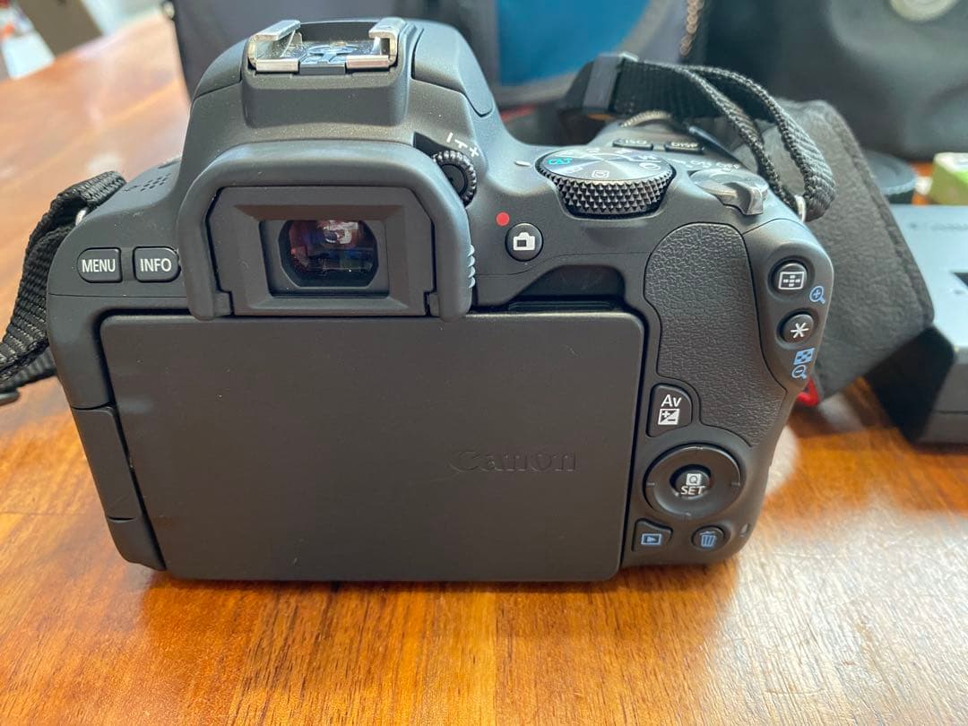 美品 最終値下げ 一眼レフカメラ デジタルEOS Kiss X9