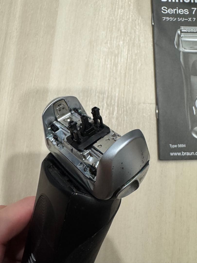 BRAUN メンズ電気シェーバー Series 7 Type 5694 洗浄液 - メルカリ