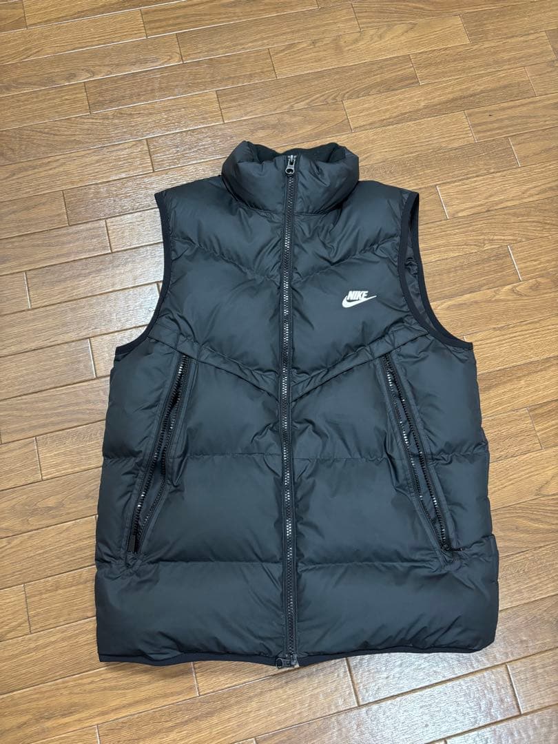 NIKE ブラック ダウンベスト Mサイズ - メルカリ