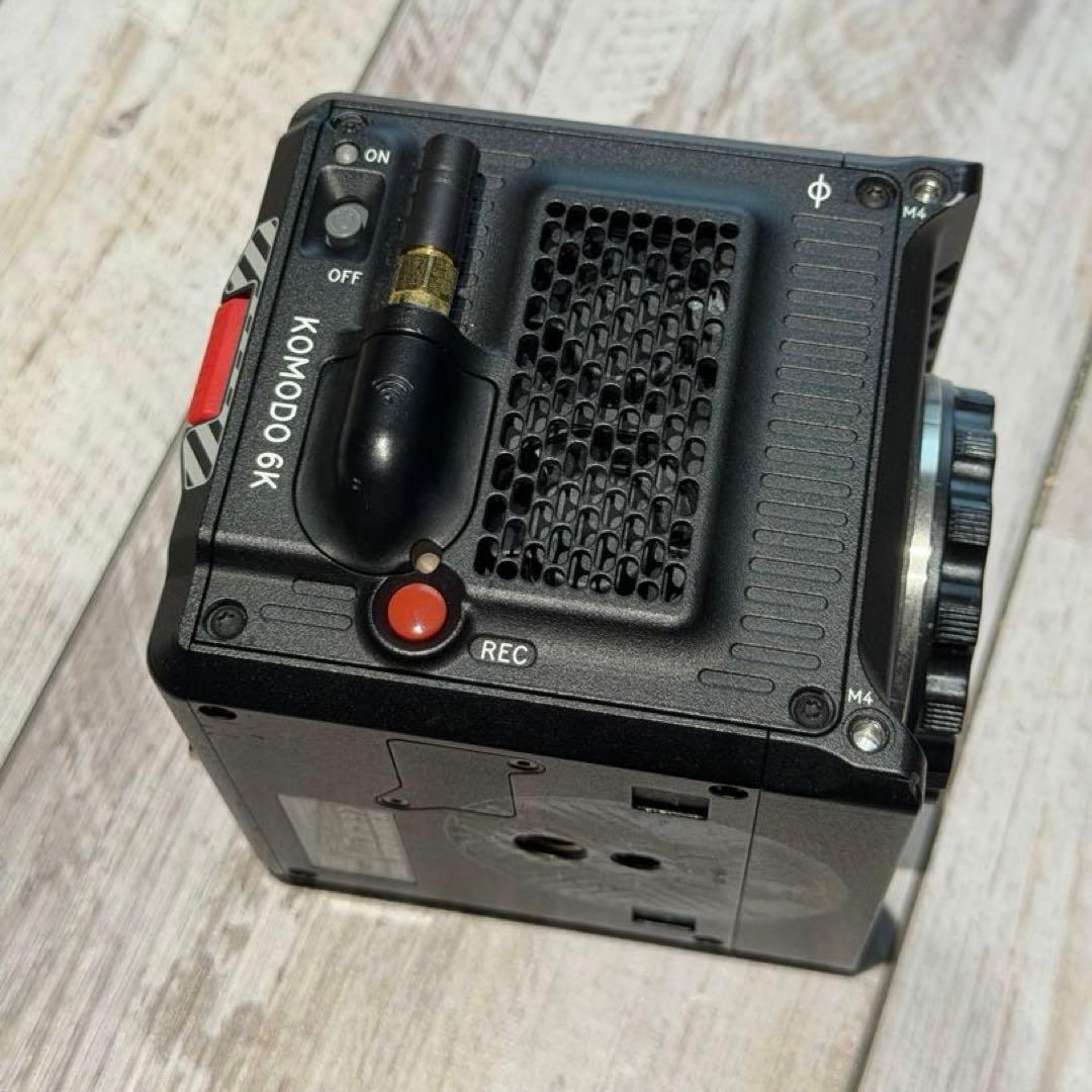 RED KOMODO 6K＋smallHD RED対応モニター付【即撮セット】 - メルカリ