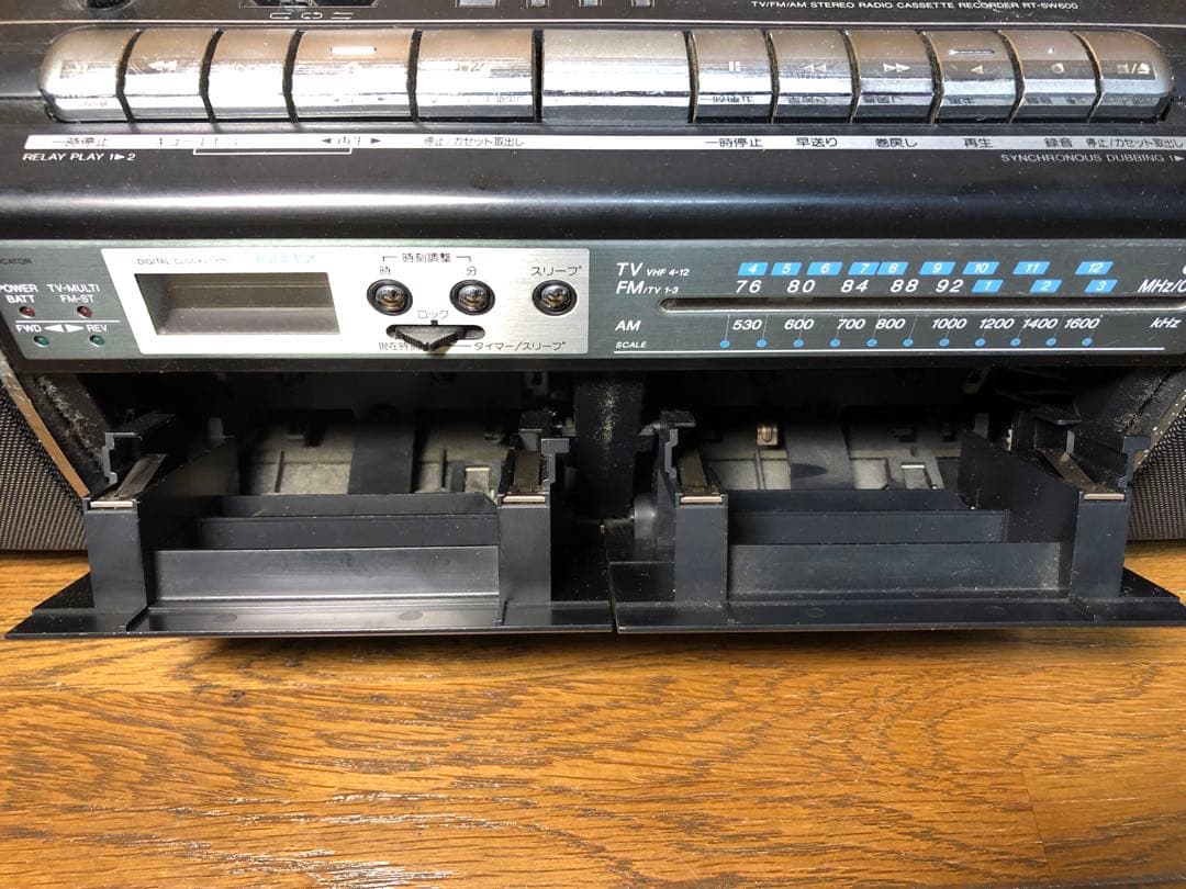 昭和レトロ】東芝 ラジカセ RT-SW600 TOSHIBA【ジャンク】 - メルカリ