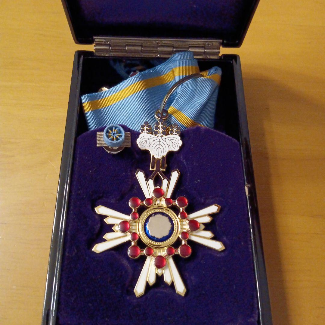 レア 極美品】瑞宝中綬章 H15年制度改正後 新型 完品 勲三等 勲章 徽章