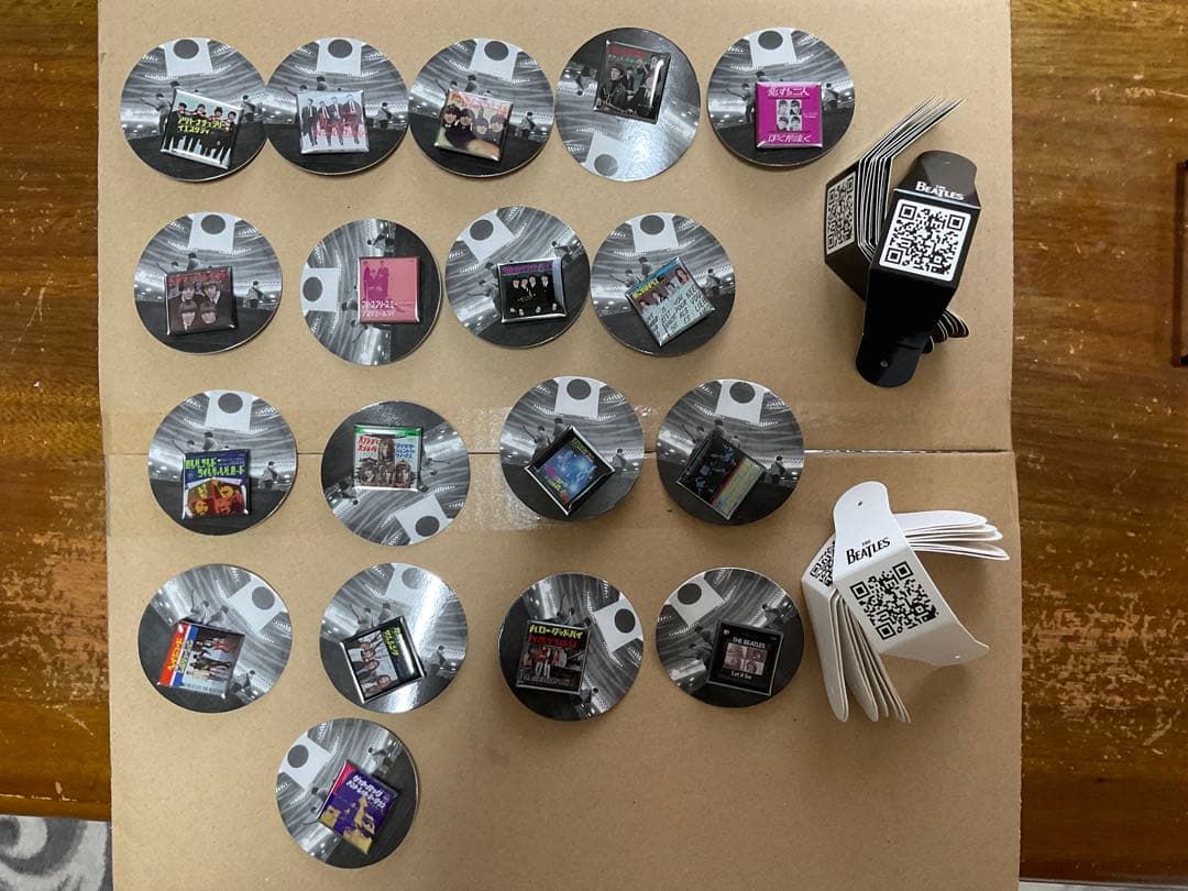 ビートルズ ピンズカプセル ガチャガチャ 18種コンプリート - メルカリ