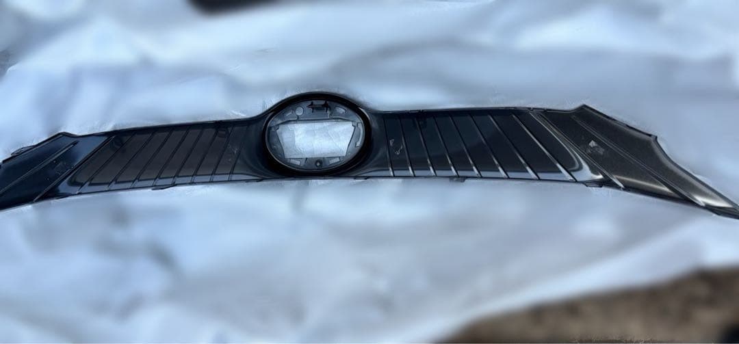 C*N様 【非売品・新車外し】トヨタ ハリアー フロントアップグリル ブラックメ C*N様 【非売品・新車外し】トヨタ ハリアー フロントアップグリル