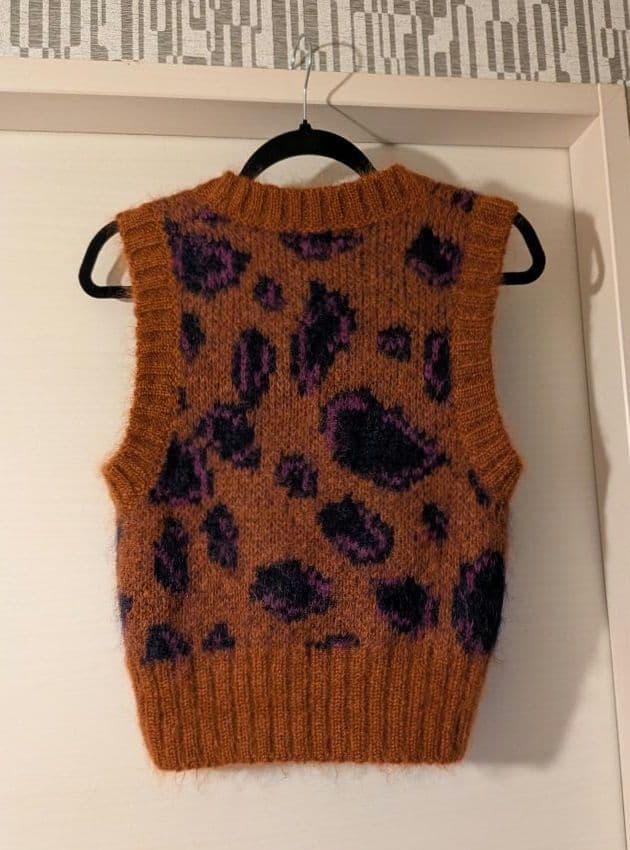 COS レオパード柄 モヘアニットベスト - メルカリ