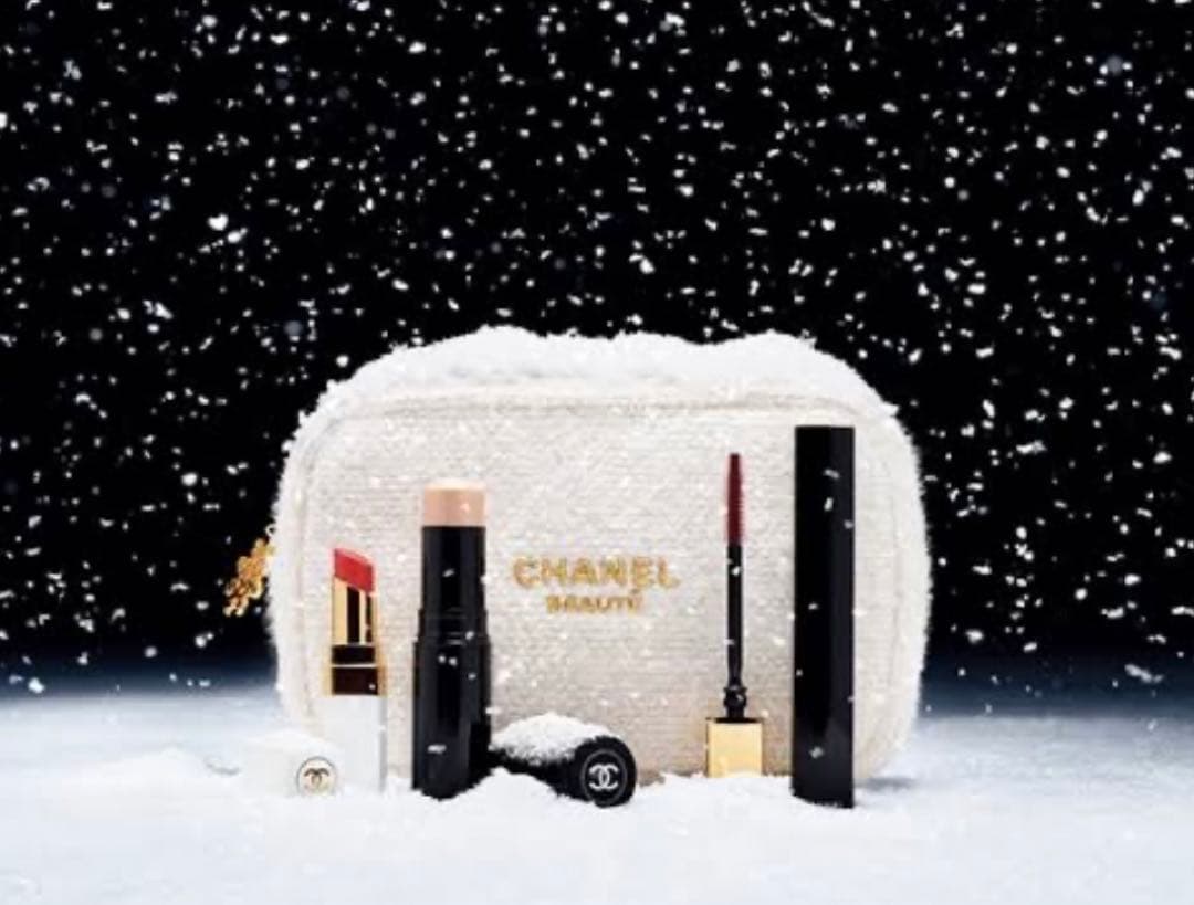 【どなた様でも購入OK】シャネル　クリスマスコフレ　リクエスト 2点 まとめ商品 シャネル23年クリスマスコフレ、“限定ポーチ付き”アイシャドウ＆リップ