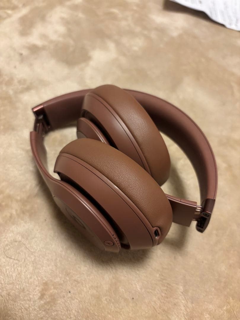ヘッドホン Beats Studio Pro x Kim Kardashian Amazon.com: Beats Studio Pro x Kim Kardashian – Premium Wireless