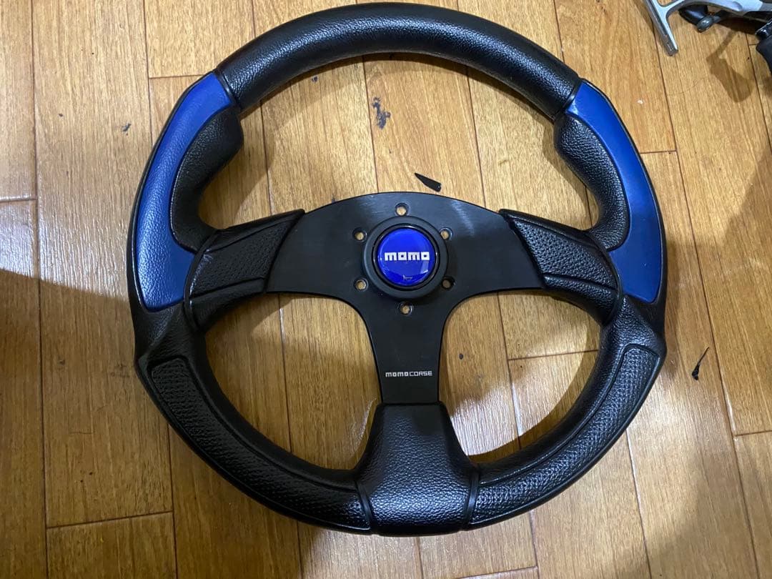 MOMO CORSEステアリング　35π ホーンボタン付き ステアリング新商品】 | MOMO JAPAN INFORMATION