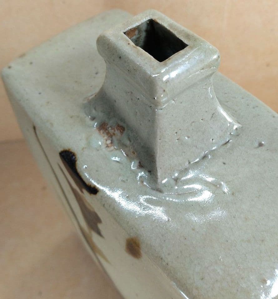 濱田庄司(浜田庄司) 白釉鐵絵扁壷 共箱 人間国宝 益子焼 美品 黍花文