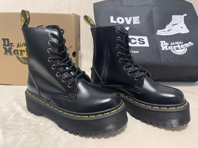 Dr.Martens 厚底 8穴 ハイカット マーチンブーツ レディース2