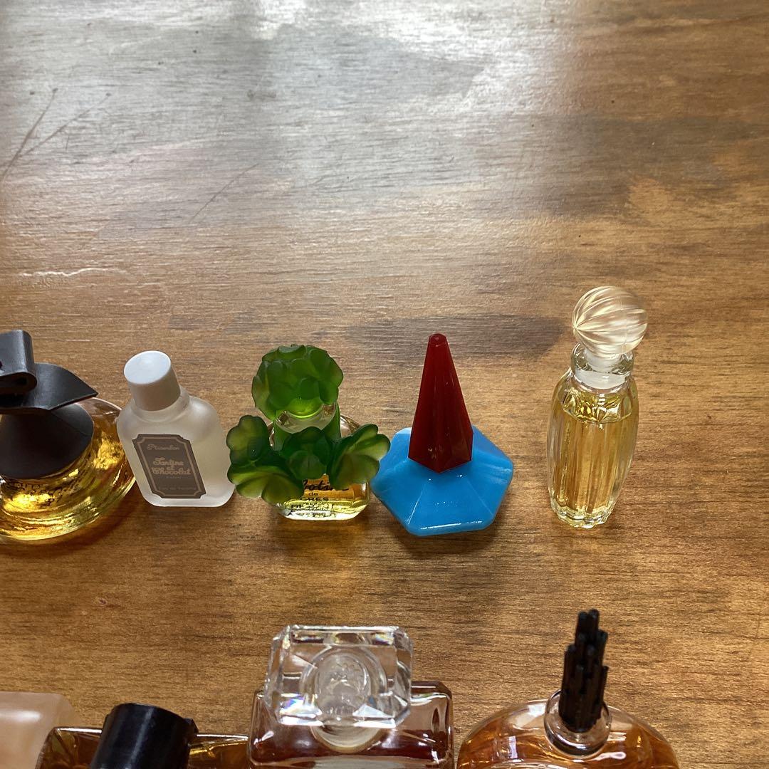 ミニ香水セット - メルカリ